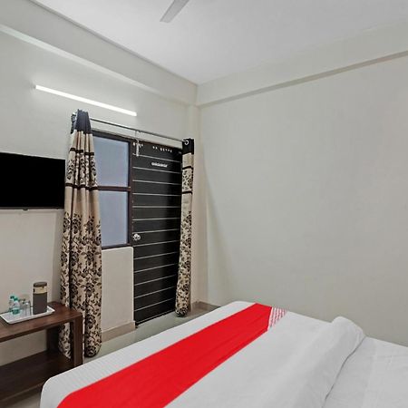 Hotel O Avs Hotel & Restaurant Нойда Экстерьер фото