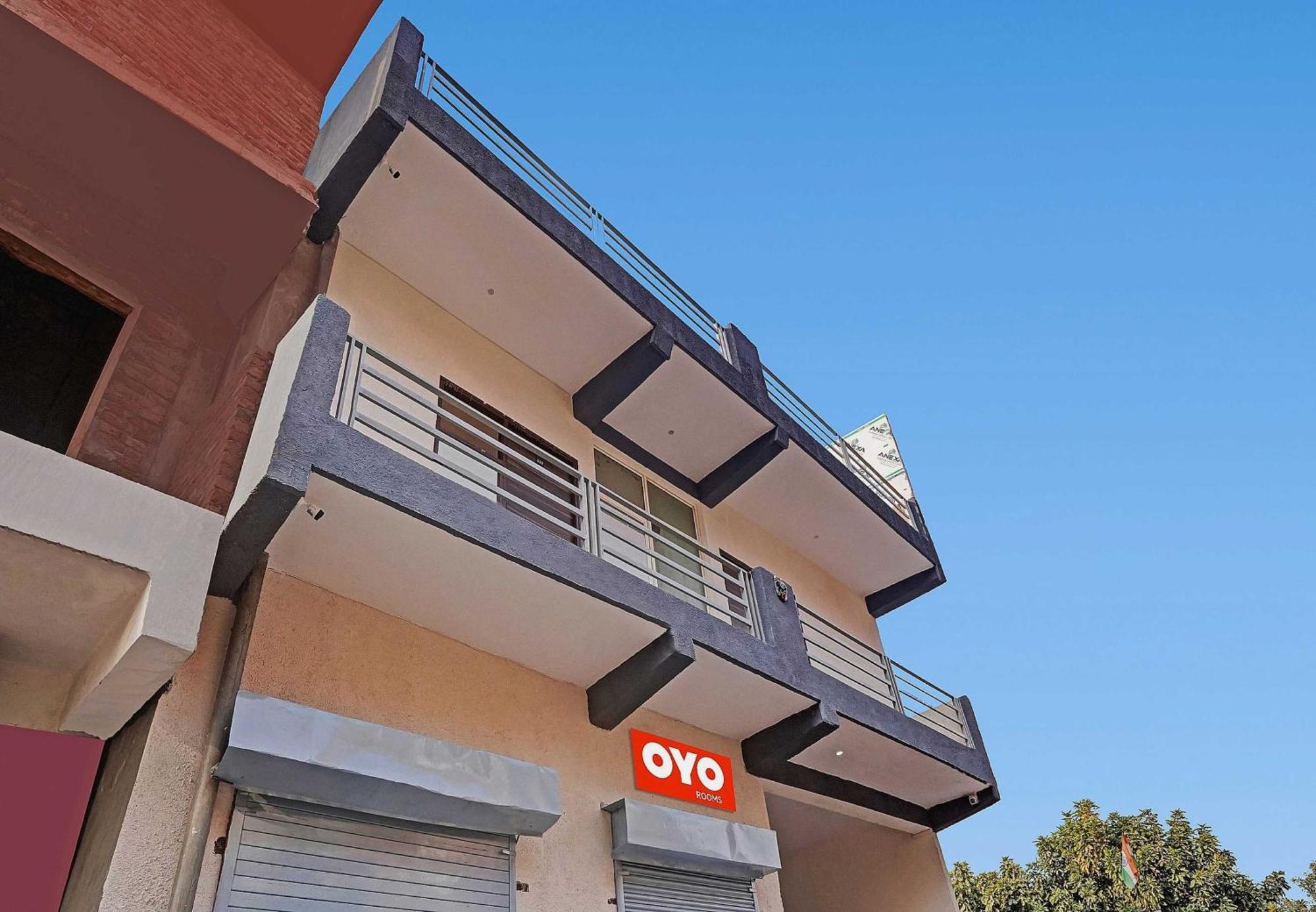 Hotel O Avs Hotel & Restaurant Нойда Экстерьер фото