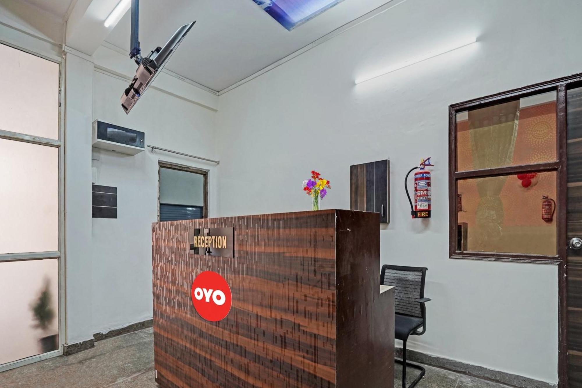 Hotel O Avs Hotel & Restaurant Нойда Экстерьер фото